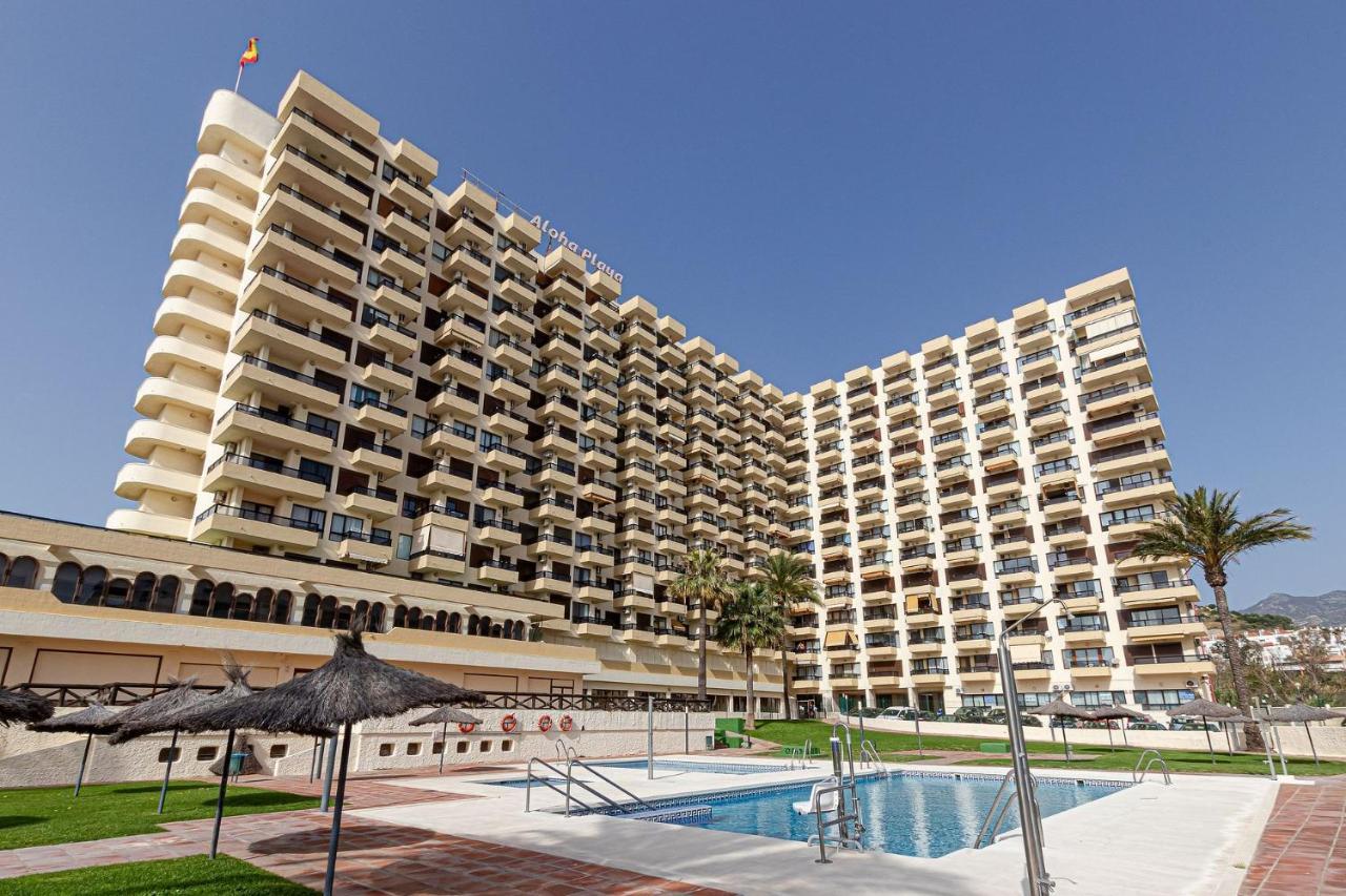 Beachfront With Spectacular Views And Swimming Pool ベナルマデナ エクステリア 写真