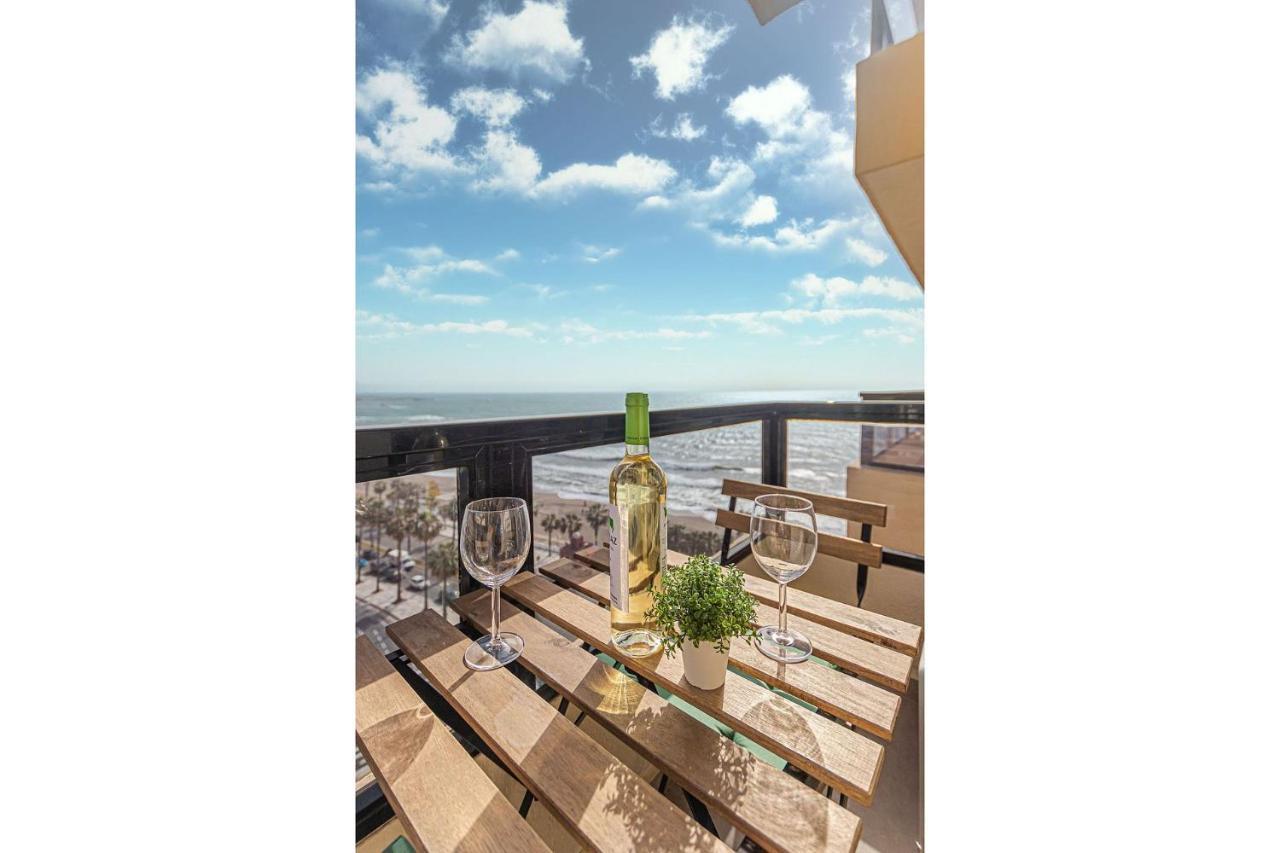 Beachfront With Spectacular Views And Swimming Pool ベナルマデナ エクステリア 写真