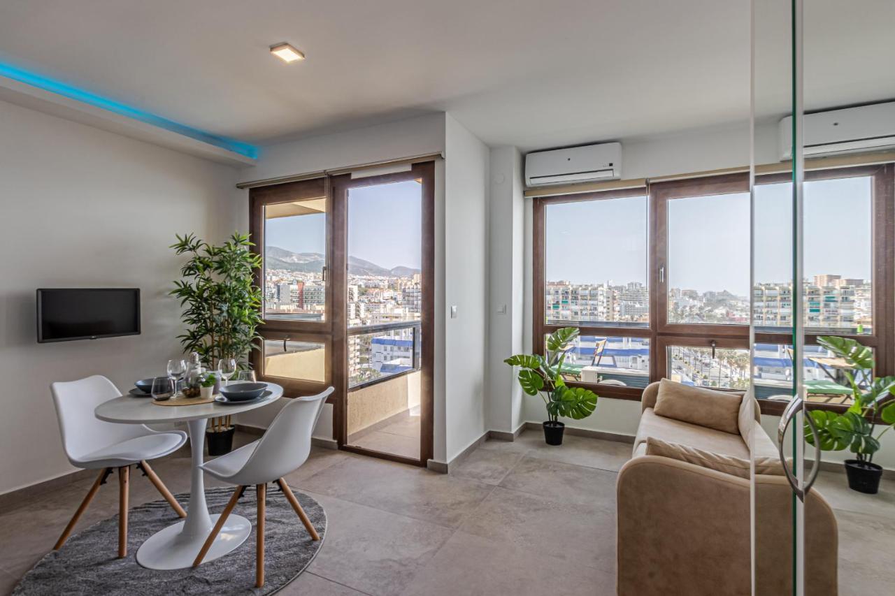 Beachfront With Spectacular Views And Swimming Pool ベナルマデナ エクステリア 写真