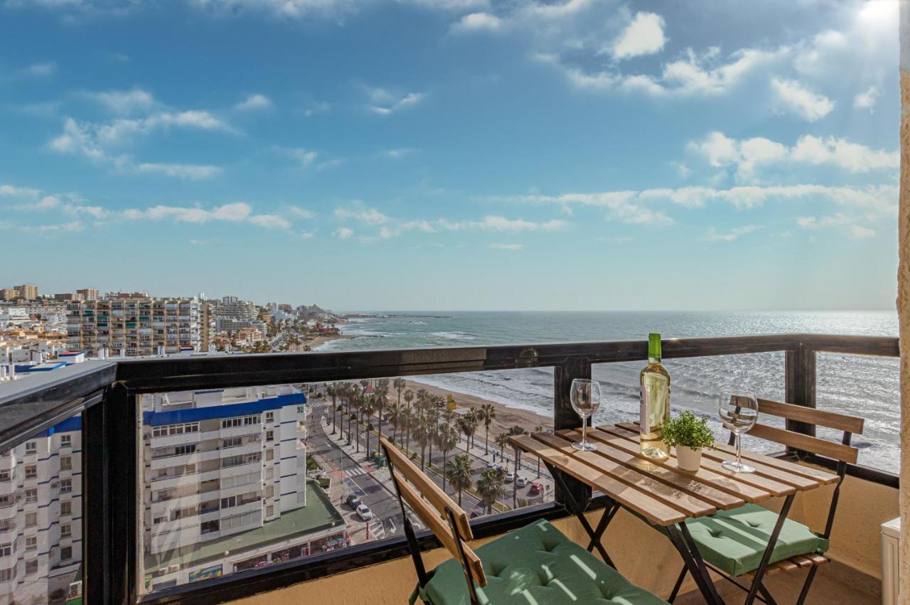 Beachfront With Spectacular Views And Swimming Pool ベナルマデナ エクステリア 写真