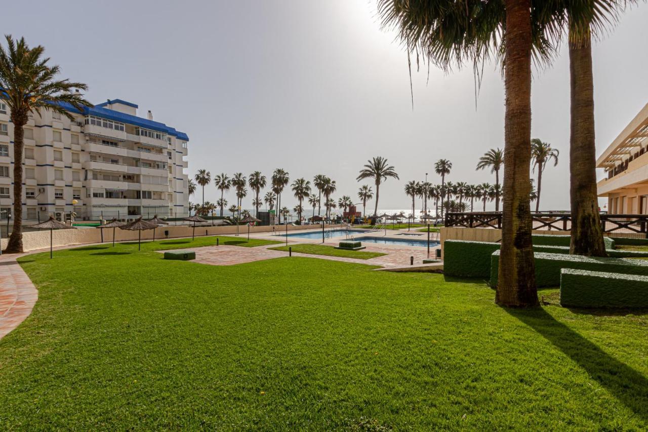 Beachfront With Spectacular Views And Swimming Pool ベナルマデナ エクステリア 写真